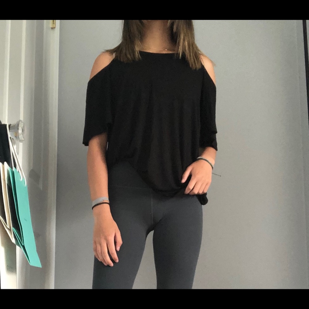 CHASER Black cold shoulder top M